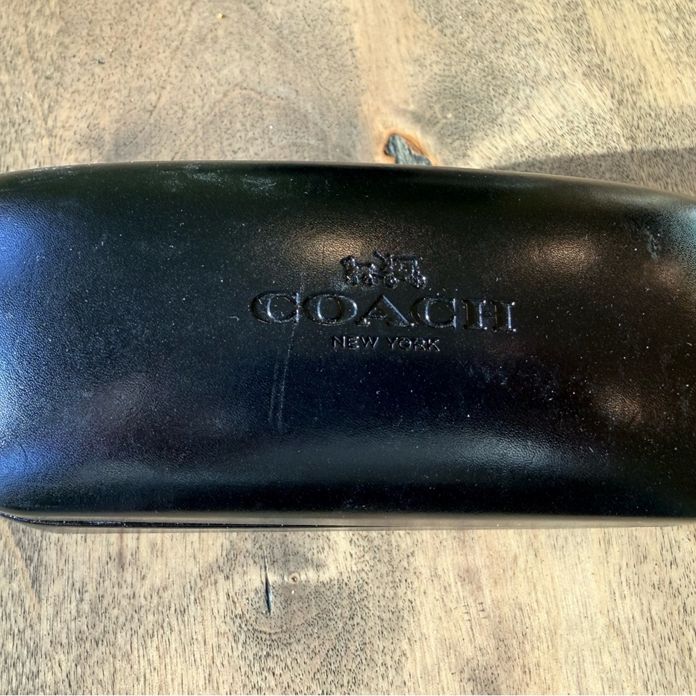 Coach HC7055 Aviator Sunglasses Gold Frame Gradient Lenses w Case and Lens wipe - Picture 2 of 5
